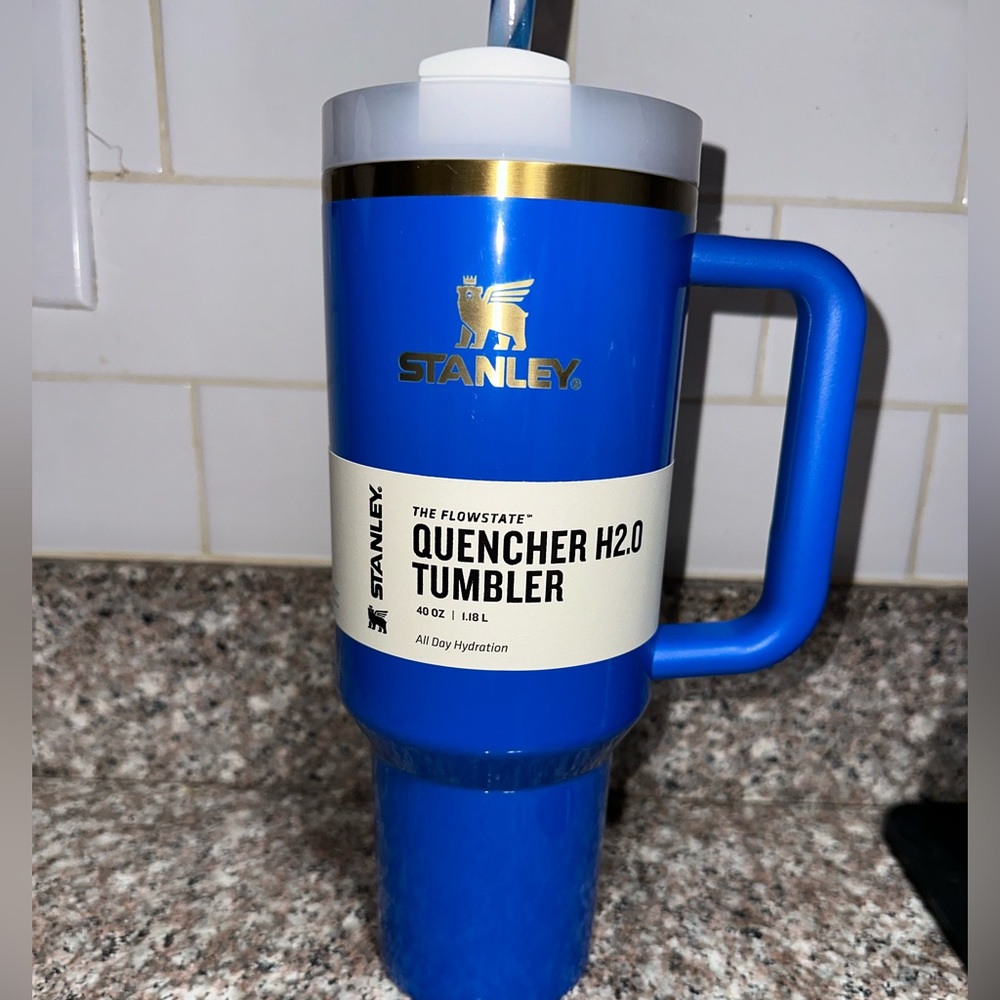 Stanley Arctic Twist Quencher H2.0 Flowstate Tumbler 40oz